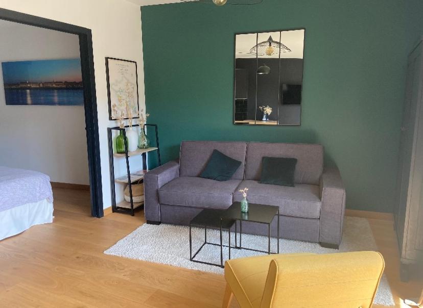 Le Clos Du Mesnil, Logement Totalement Independant Le Tourne Kültér fotó